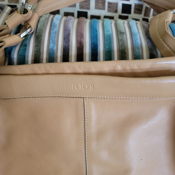 Tod's Shoulder Bag - Picture 2 of 11